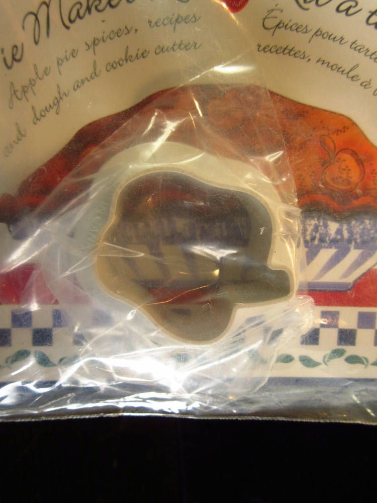 Sealed Saville & Brett Pie Maker Kit Made in Canada