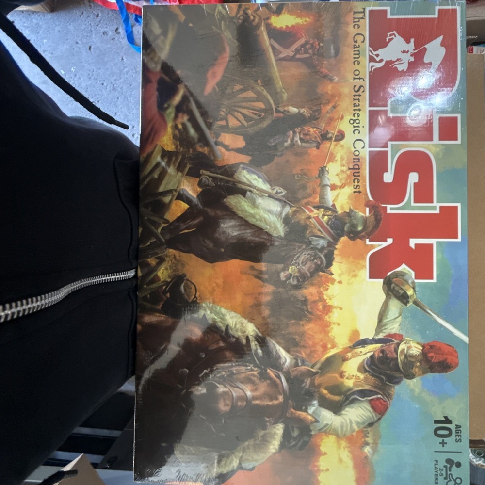 Hasbro Gaming B7404 Risk Board Game