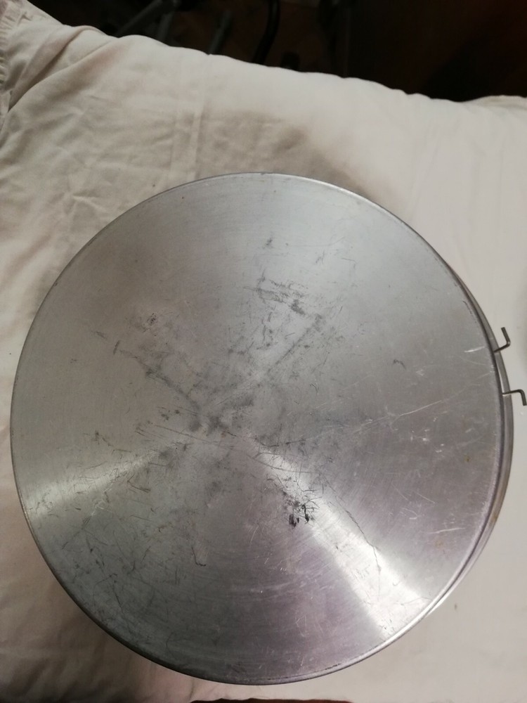 VINTAGE ALUMINUM PAN