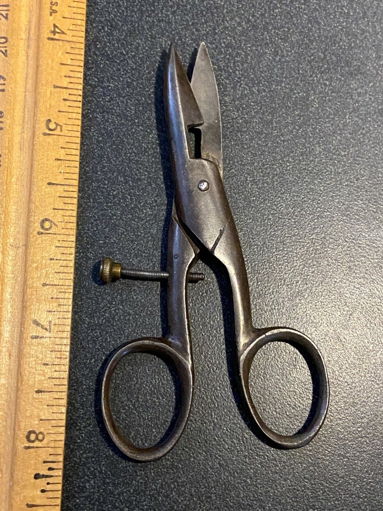 Vintage Adjustable Scissors 4 1/4"