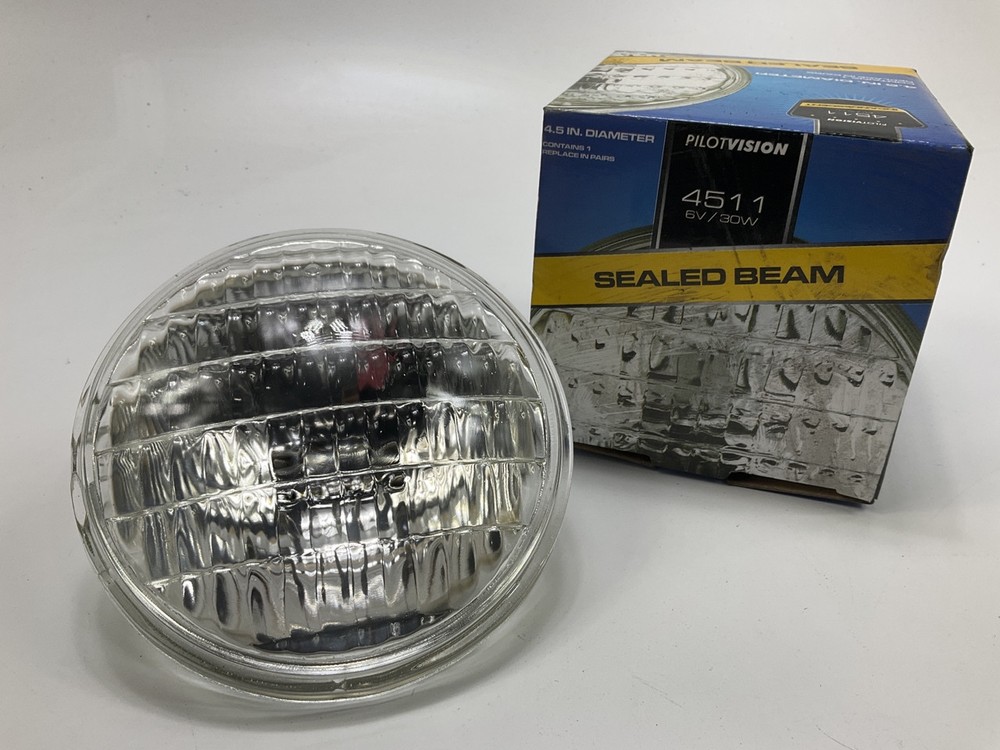 Pilot 4511 Sealed Beam Aviation Tractor Headlight Light Bulb 30W 6V PAR36 Lamp