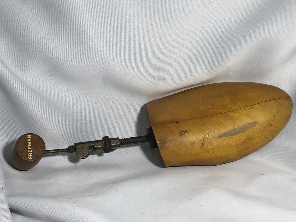 Vintage Freeman Men’s Adjustable Shoe Stretcher Insert