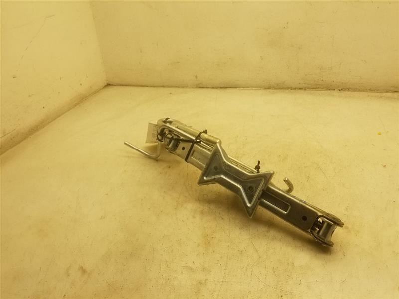 2011 SCION XB JACK WITH TOOL KIT