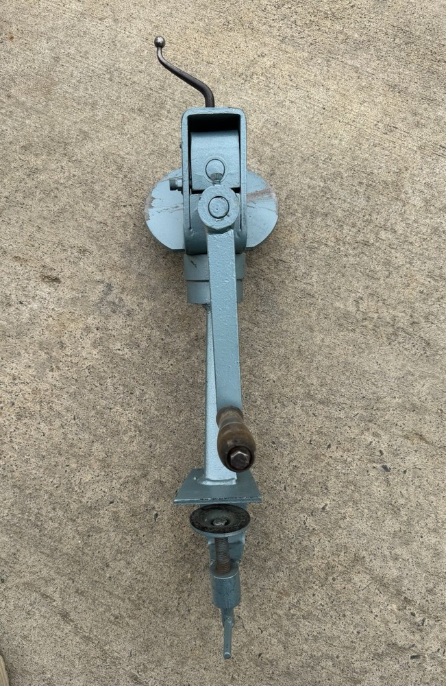 Easy Edger Lockformer metal hand flanger