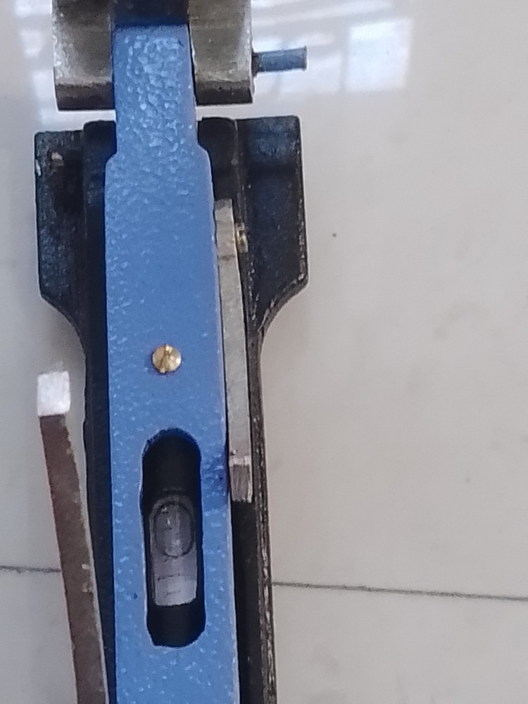 Tangent clinometer Comes with a Carrying case