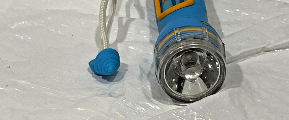 FINDING NEMO Energizer Disney Pixar Flashlight Blue WORKS!