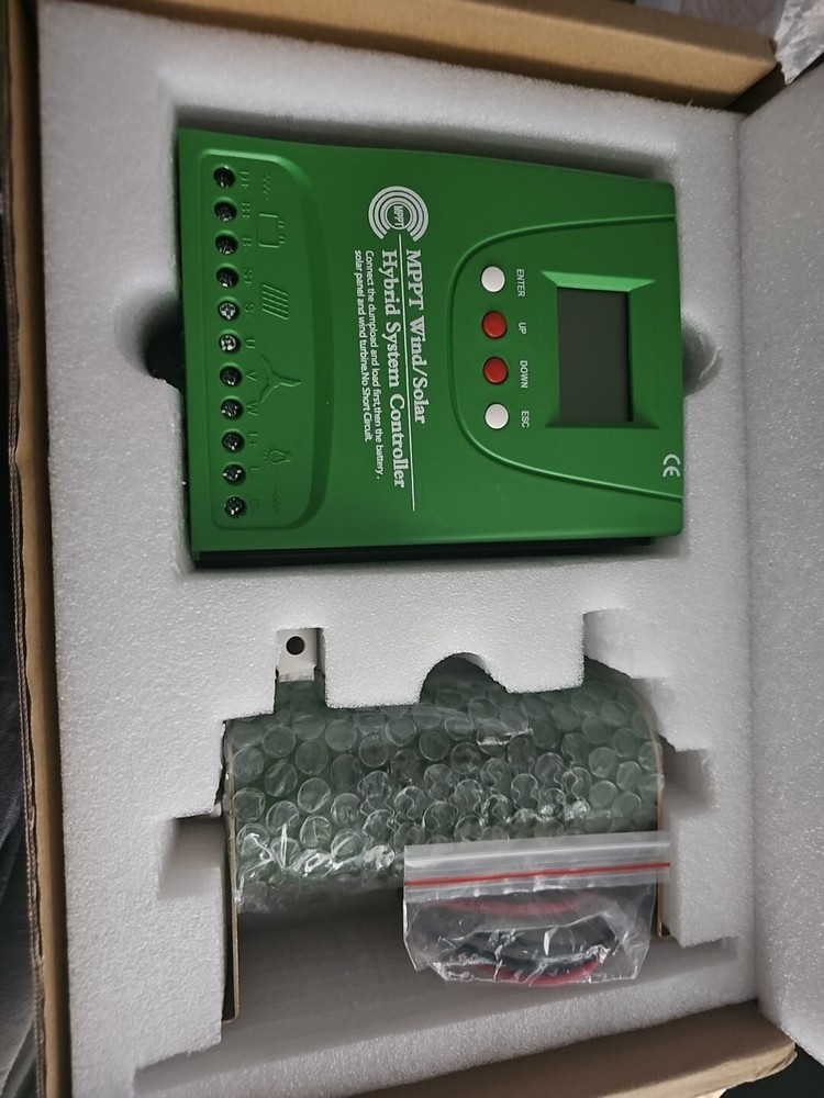 Wind Solar Hybrid System Controller MPPT Boost Charge Control for Battery 12/24V