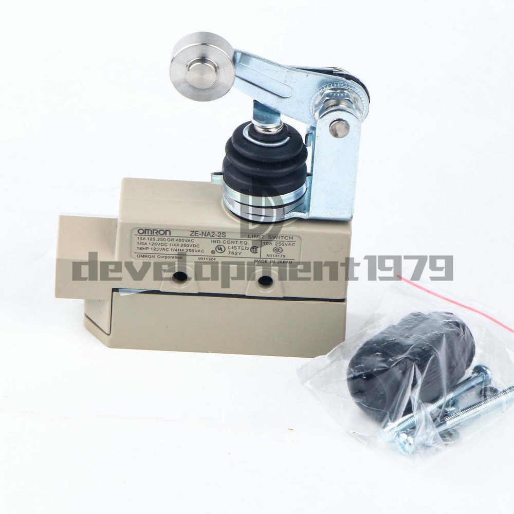 ONE Omron ZE-NA2-2S Limit Switch New