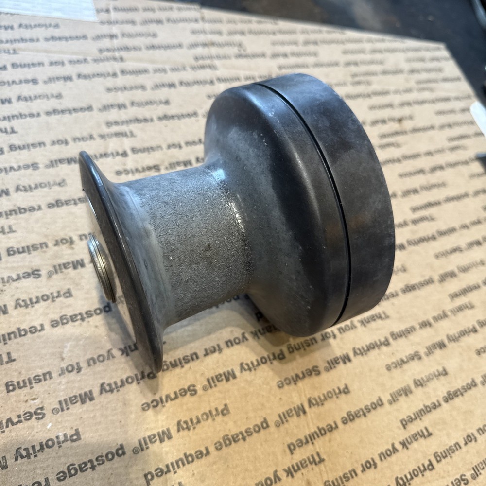 Lewmar 30 size 2speed winch (2)