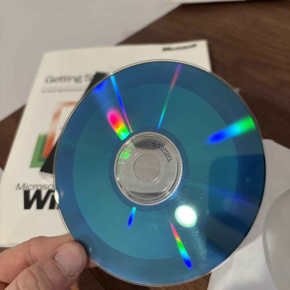 Microsoft Windows 2000 Professional Retail Box, Upgrade Version