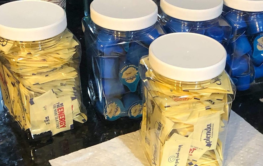 6 Pack Square Plastic Jars with Lids, 30 Oz Clear Rectangular 4-Cup Container...