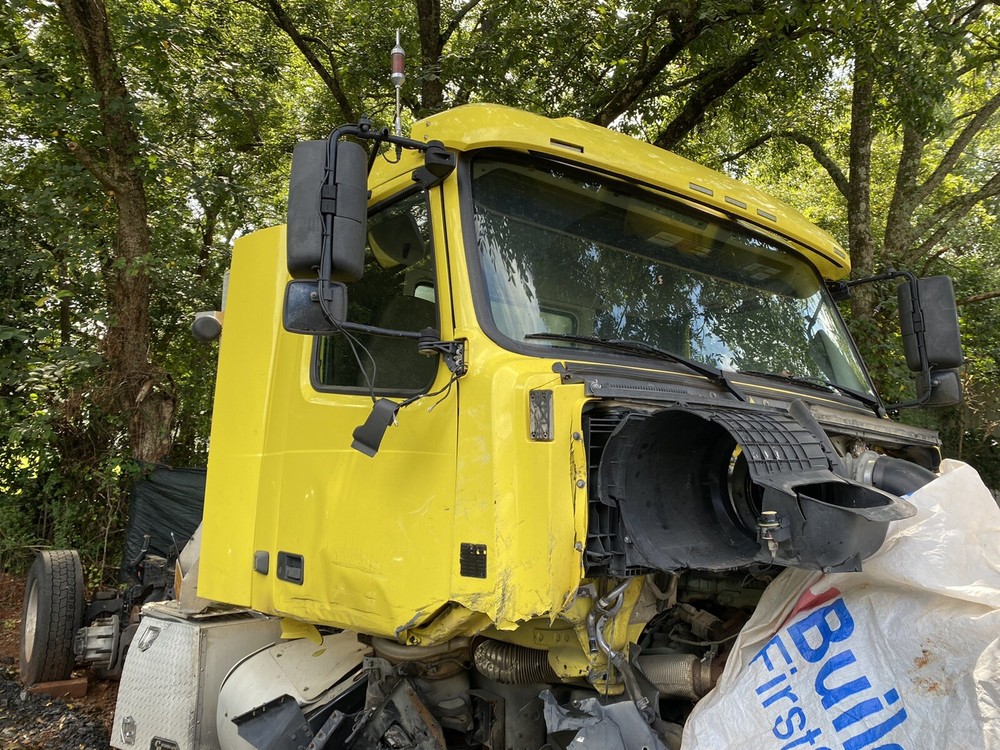 2017 Volvo VNL Gen 2 Cab (603-10991)