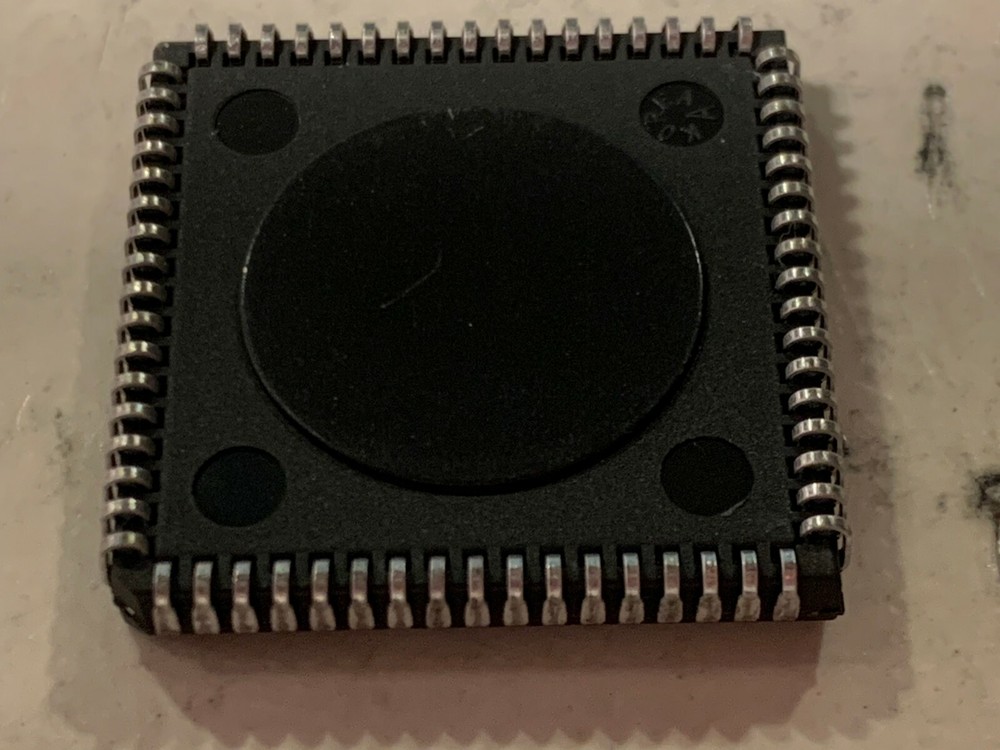 Phillips/Intel IC- SC87C451CCA68- Micro-Controller in a 68 pins PLCC package.