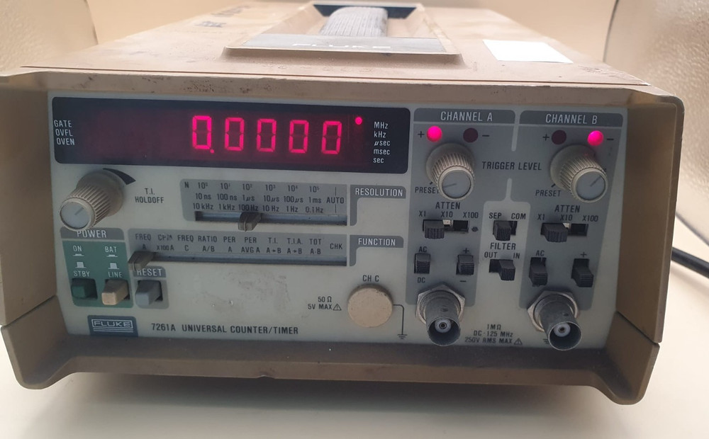 Fluke 7261A UNIVERSAL Counter/TIMER