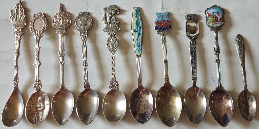 SOUVINER PLATED SILVER SPOONS (( 10 SPOONS )) GROUP B