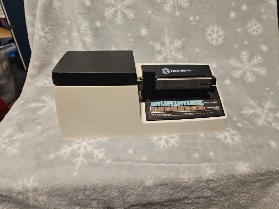 Vintage Pitney Bowes First & Third Class Postage Scale Model No. 4916