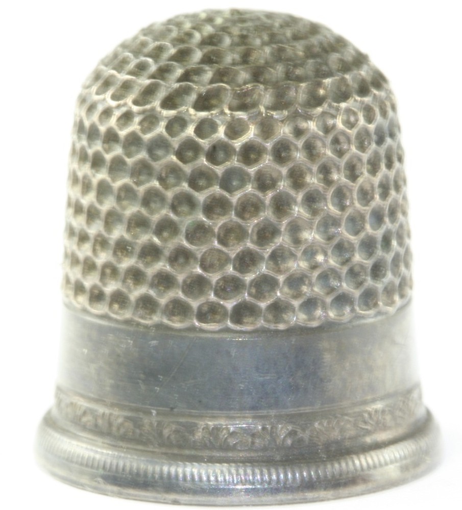 ANTIQUE STERLING SILVER SIZE 7 THIMBLE