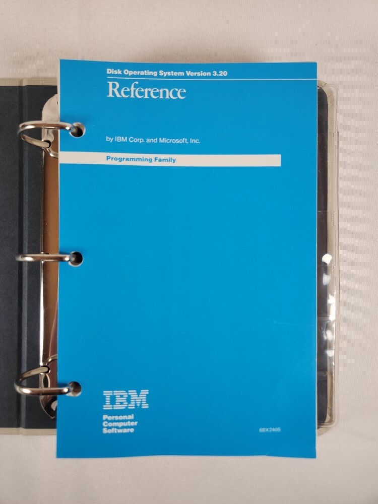 IBM Binder DOS Disk Operating System Reference 3.2 1986 1st Ed. (No Software)