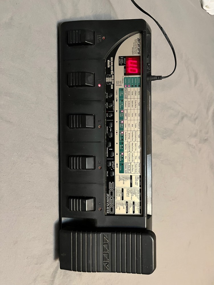 Zoom 3030 Guitar Effects Processor