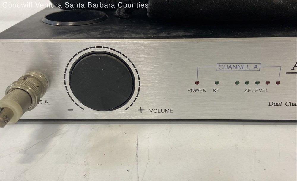 ARK WRT-9028 Dual Channel VHF Wireless Microphone System