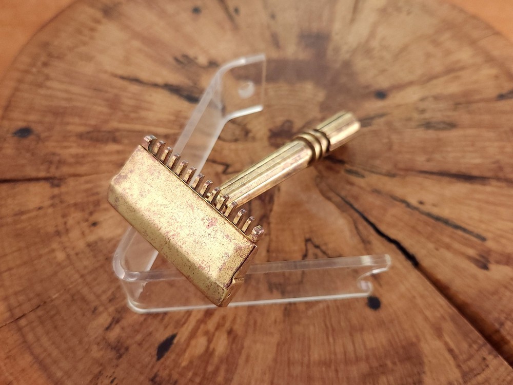 GEM Micromatic Open Comb VTG Single Edge Safety Razor