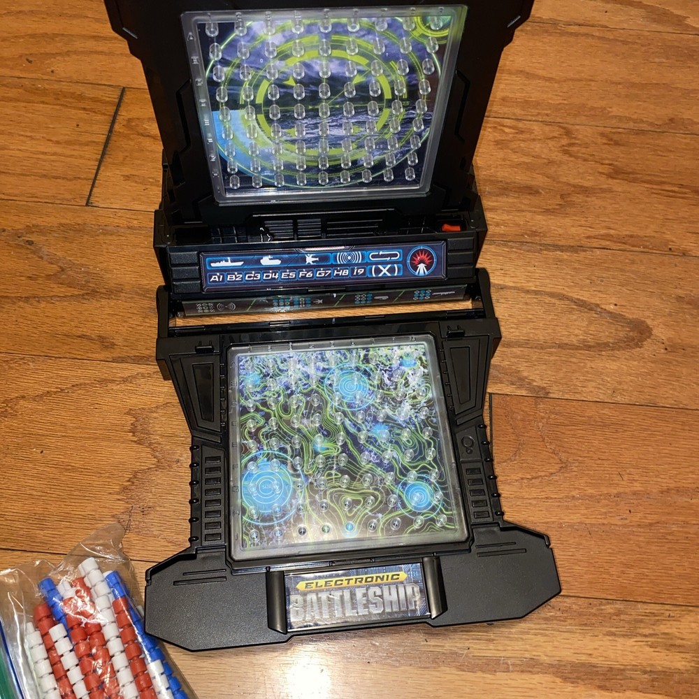 2012 Hasbro Electronic Battleship Game Super Weapons Electronic Lights & Sounds