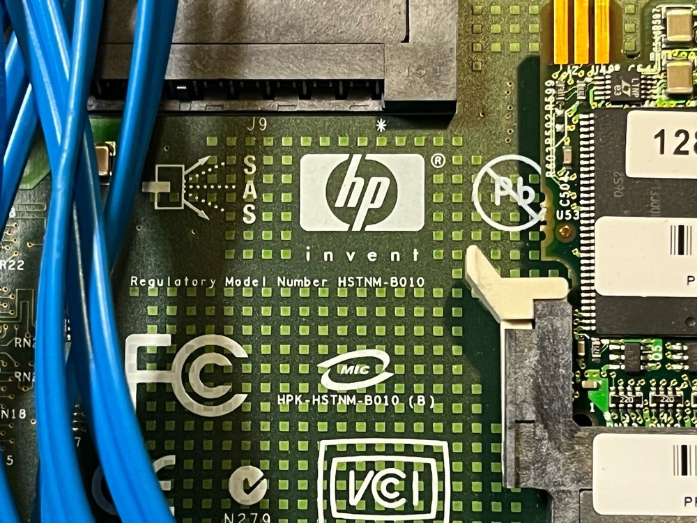 HP Smart Array (HSTNM-B010) Raid Controller 411510-001 + 128MB Cache plus cables