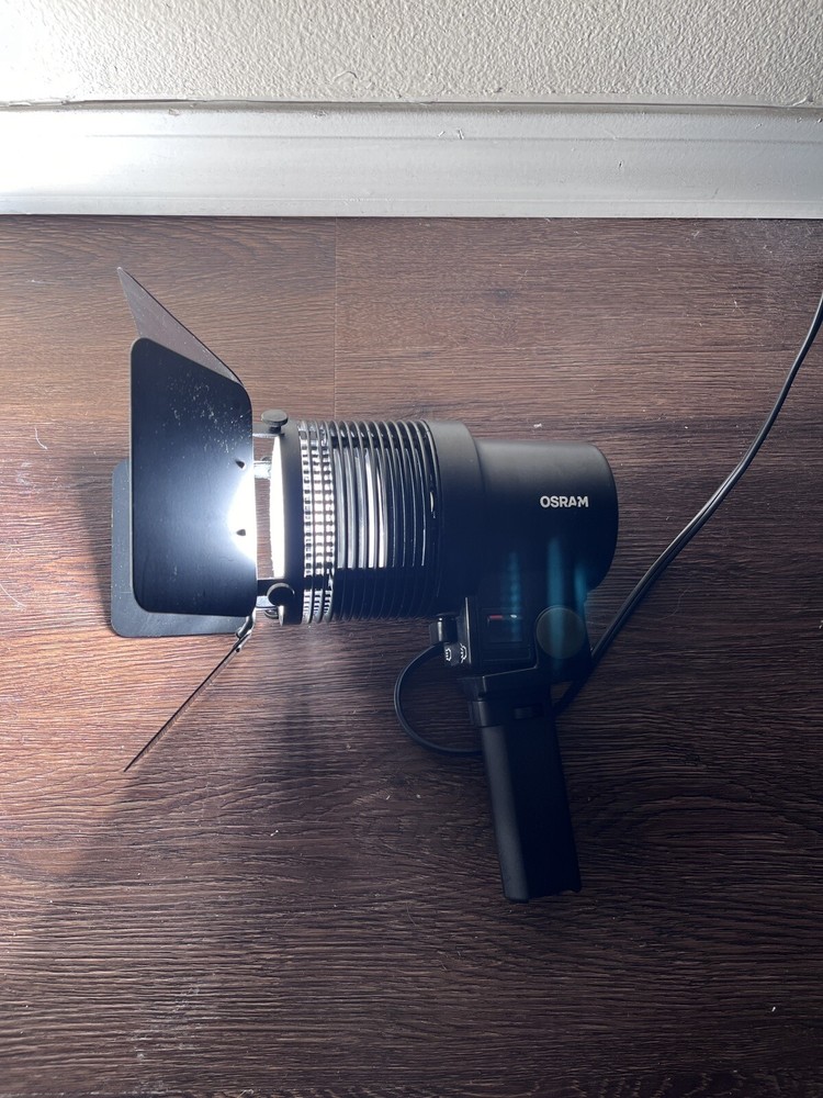 Osram Continuous Light Studio SLP 1000 - 1000W Light. Cooling Fan Inside.