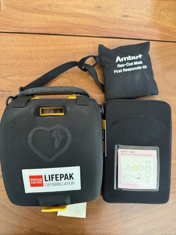 Physio Control Lifepak CR Plus With Case