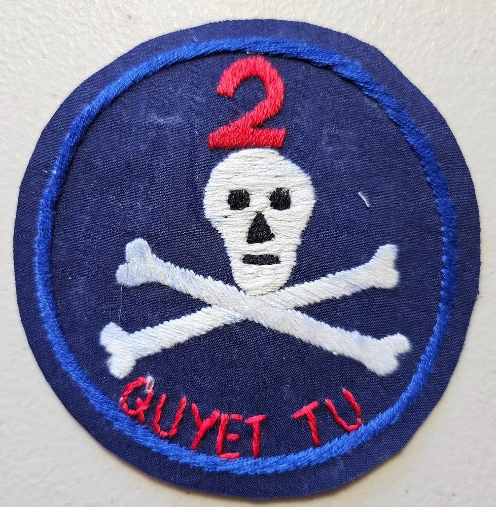 Vietnam Repro Patch:  QUYET TU 2