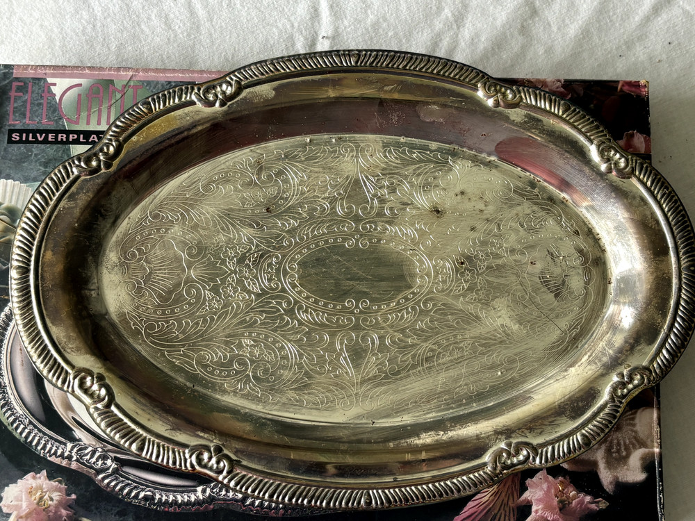 Elegant sliverplated serving tray 9.25" x 6.5"