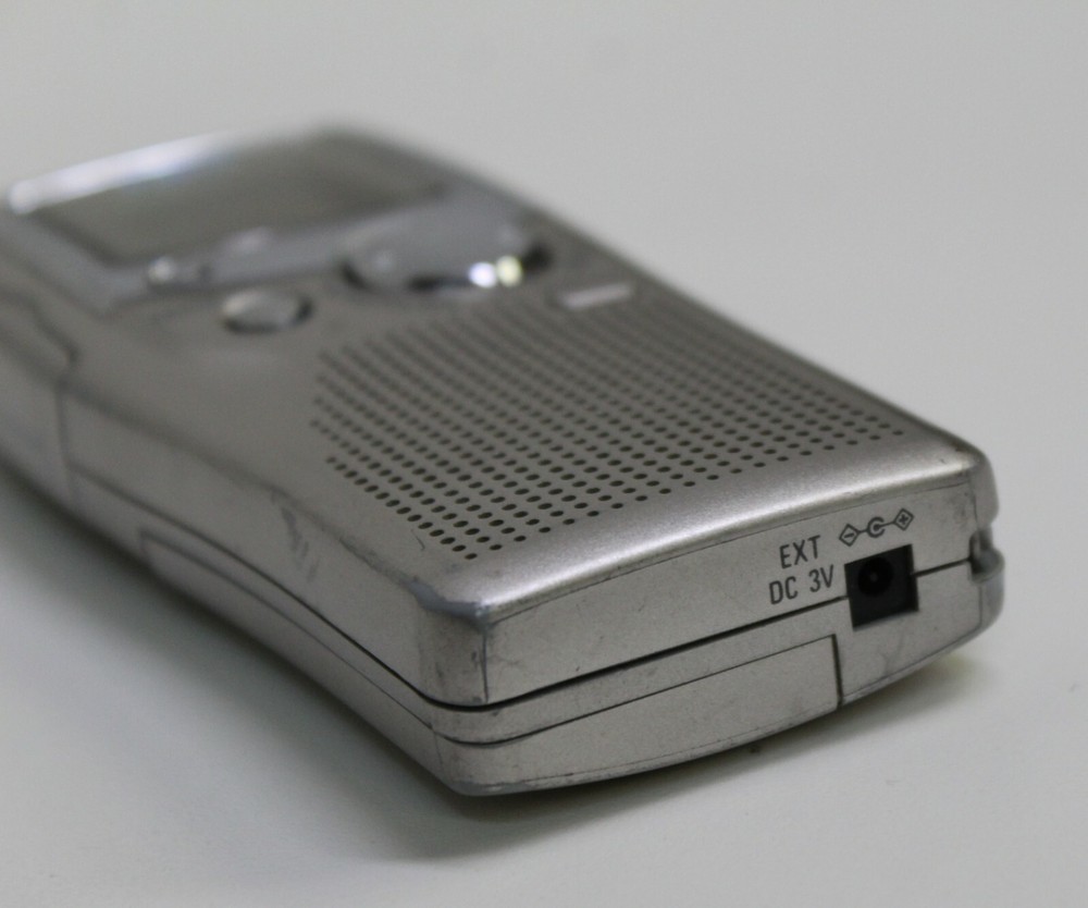 Sanyo ICR-B150 Voice Recorder Handheld