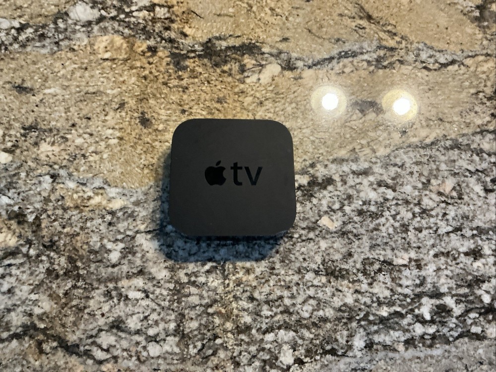 Apple TV 3rd Generation Model A1427 8 GB w/ Power Cable - With Remote
