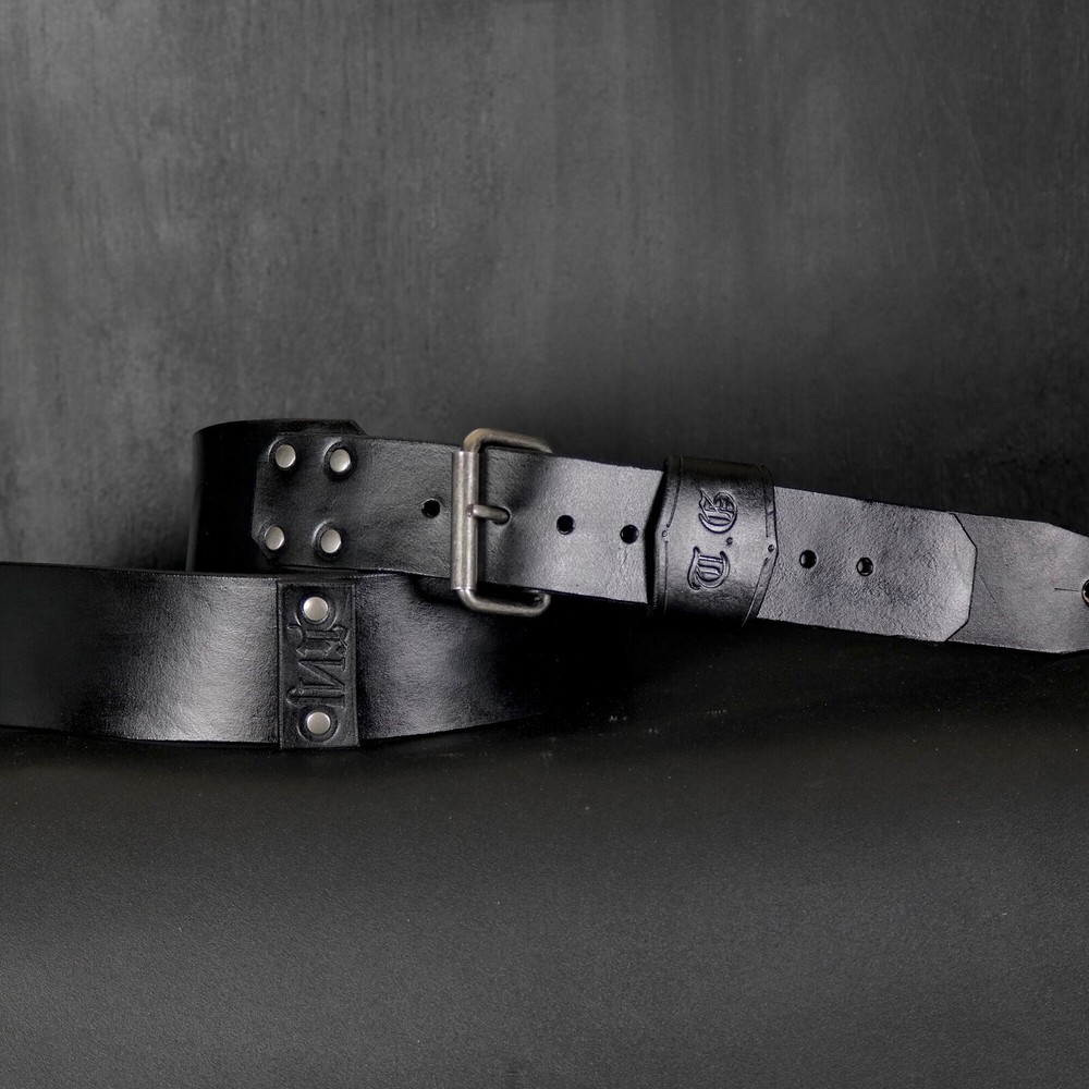 Personalized Leather Guitar Strap. Buckle & Studs design. BLACK