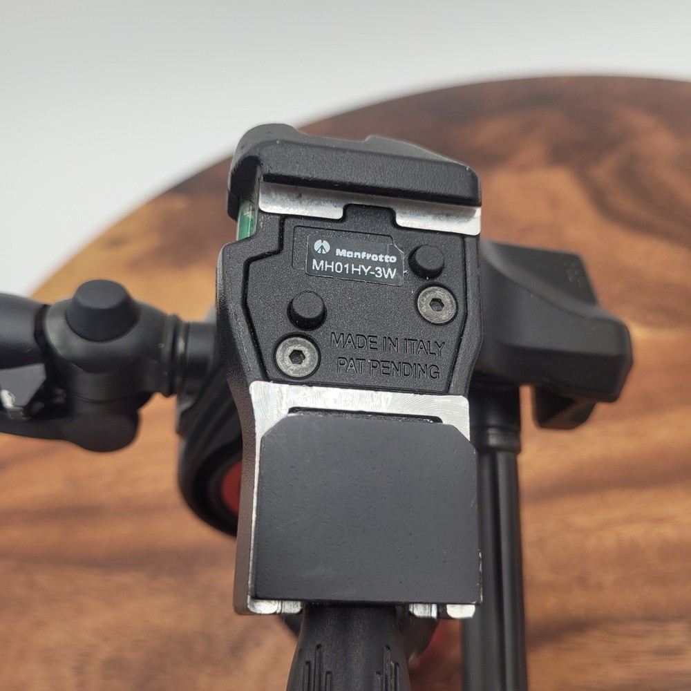 Monfrotto MH01HY-3W Tripod Head Fluid Drag System