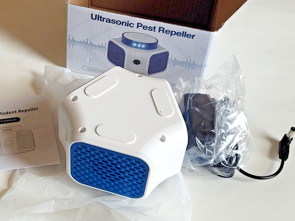 Ultrasonic Pest Repeller Plug In Rodent Mouse Rat Insect Control 4 Modes