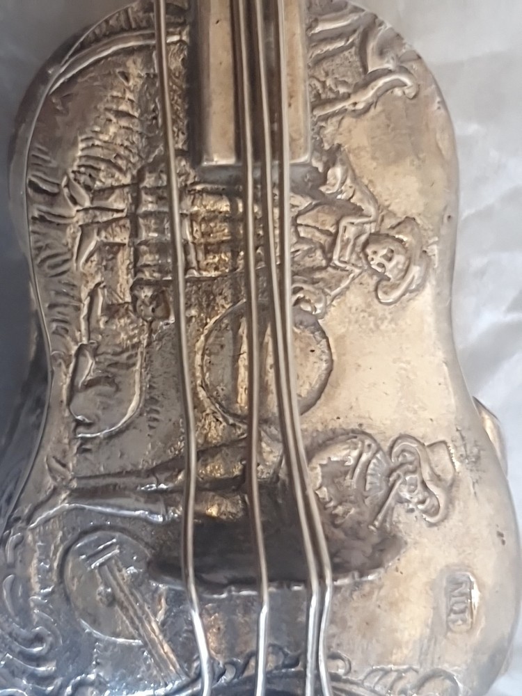 Antique 1903 Barr Moering London Import Hanau Solid Silver Cello/Guitar Pill Box
