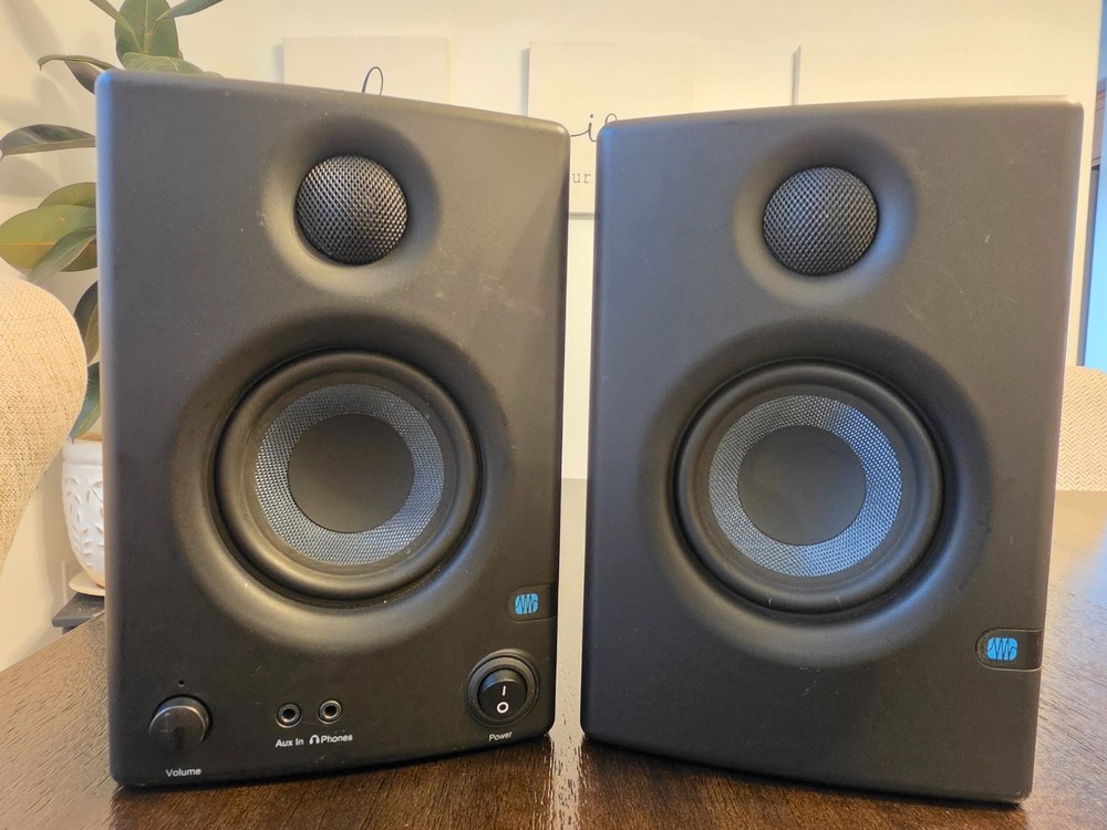 PreSonus Eris E3.5 Powered Studio Monitors Pair Home Studio Speakers Tested