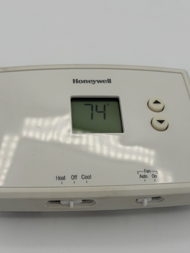 Honeywell Home RTH111B Non-Programmable Thermostat