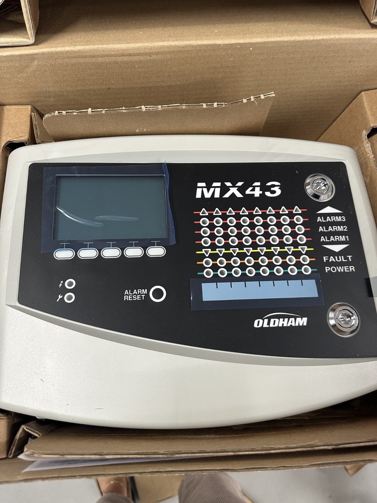 MX43 DATA LOGGER WALL-MOUNTED VERSION 4 LINES MULTILINGUAL MENUS