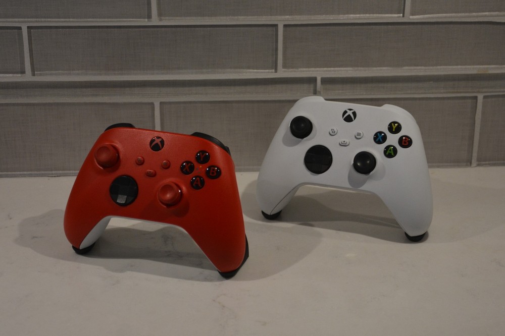 Xbox Invisible Controller Stand – Black Game Controller Holder – 2 Pack