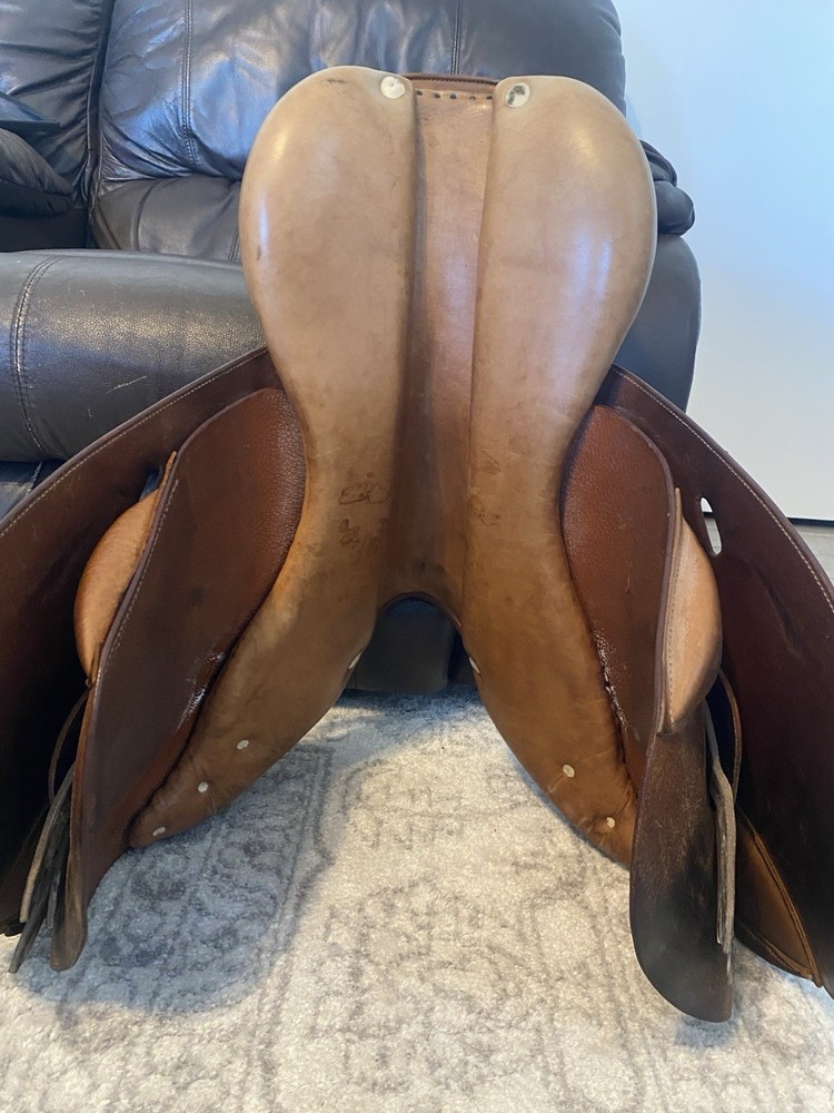 Custom Saddlery Jump Saddle