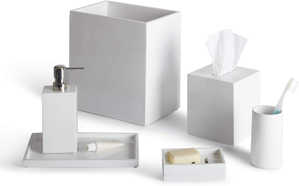 Lacquer Bath Wastebasket