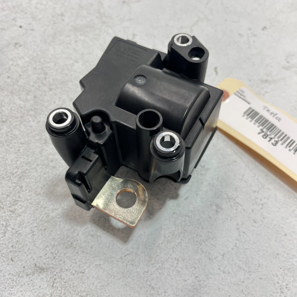 2020-2022 Tesla Model Y Battery High Voltage Pack Contactor Switch OEM