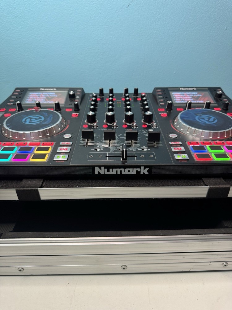 Numark NV II 2 DJ Contoller Mix Deck
