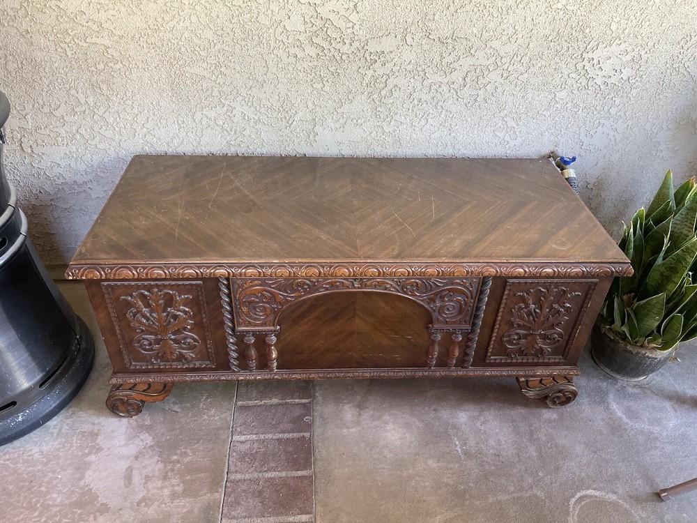 Dilllingham Cedar Chest