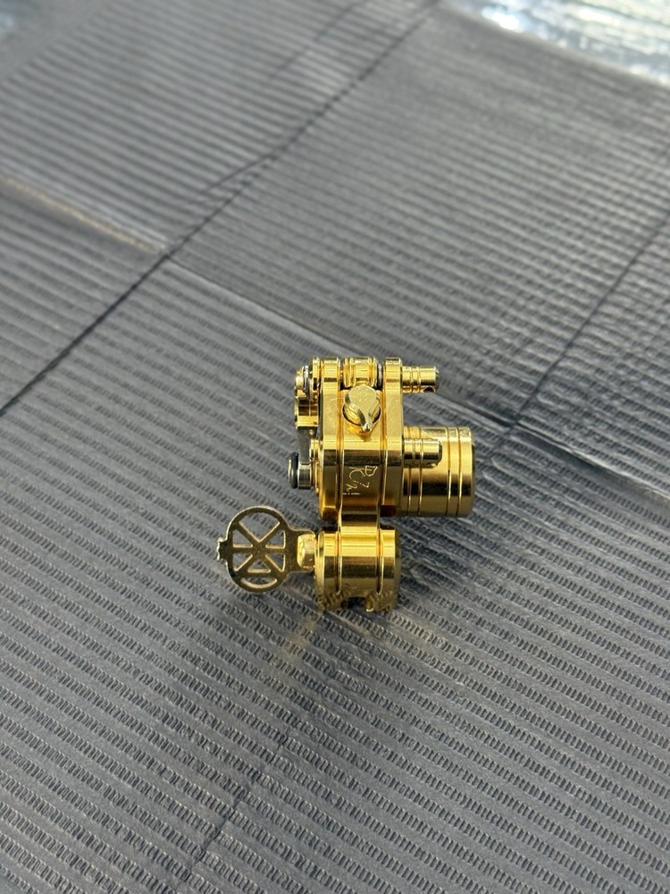 Dan Kubin V7 All Gold