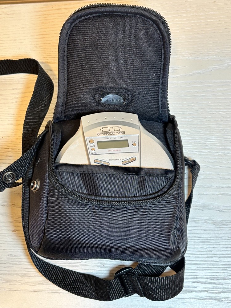 Curtis CD081 40 Sec Anti Shock Portable CD Player compact disc player Untested