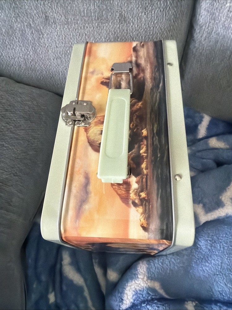 KING KONG LUNCHBOX w/ THERMOS! NEW!