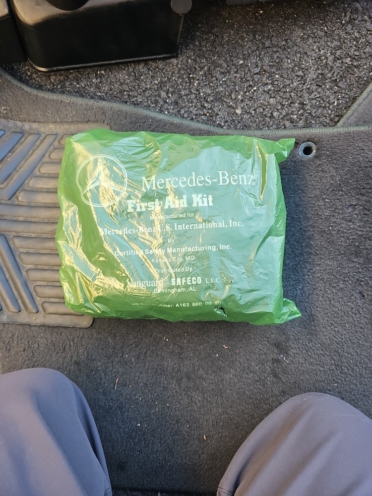 2001 Mercedes Ml 320 First Aid Kit